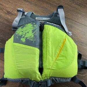 Stohlquist 50-90 pound child-sized Life Vest - Escape Youth PFD